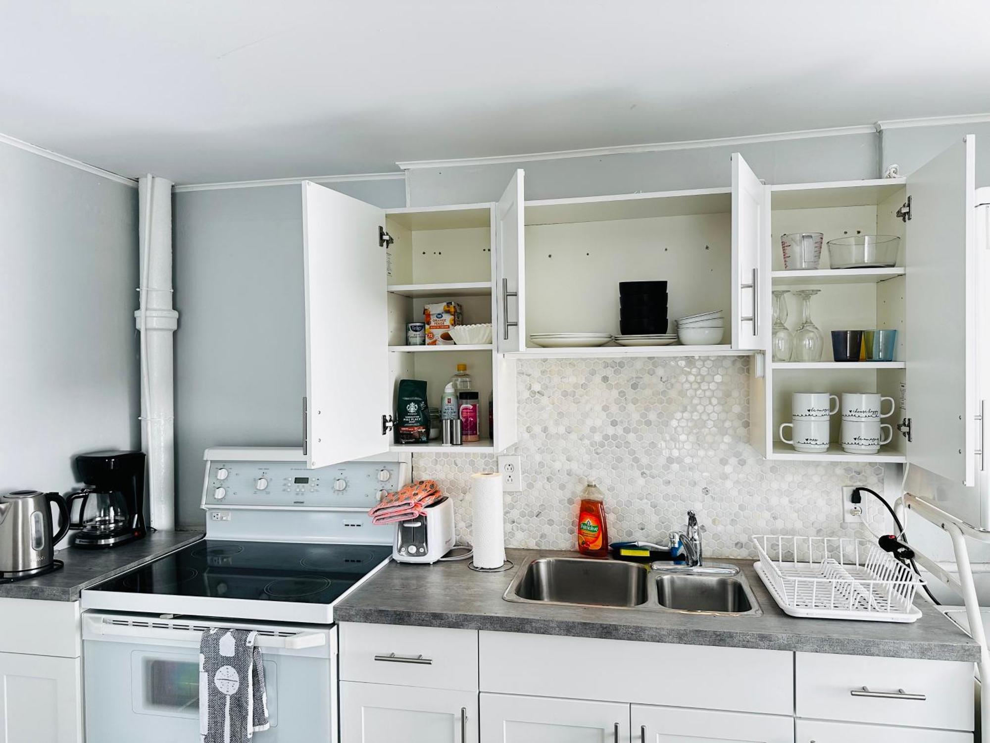 Apartamento Cozy 2Br House Near Centre With Patio, Bbq, Backyard, And Netflix Peterborough Exterior foto