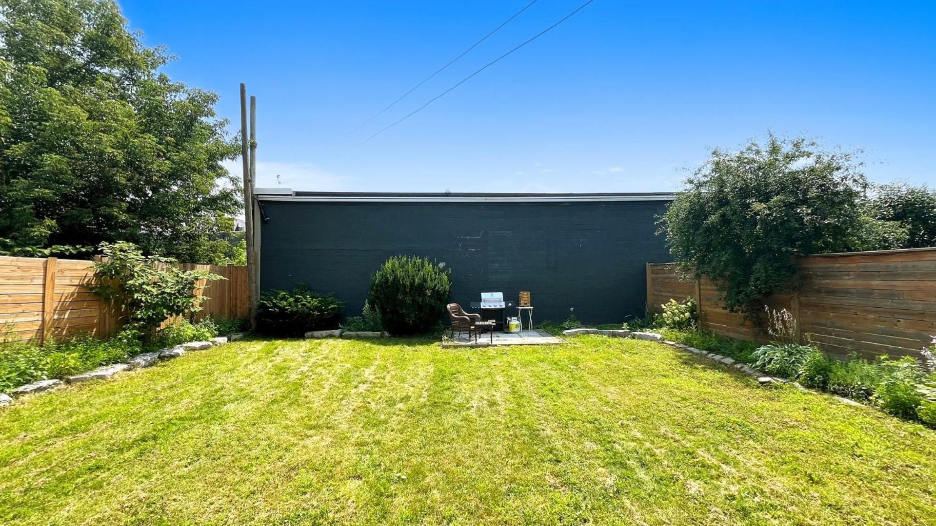 Apartamento Cozy 2Br House Near Centre With Patio, Bbq, Backyard, And Netflix Peterborough Exterior foto